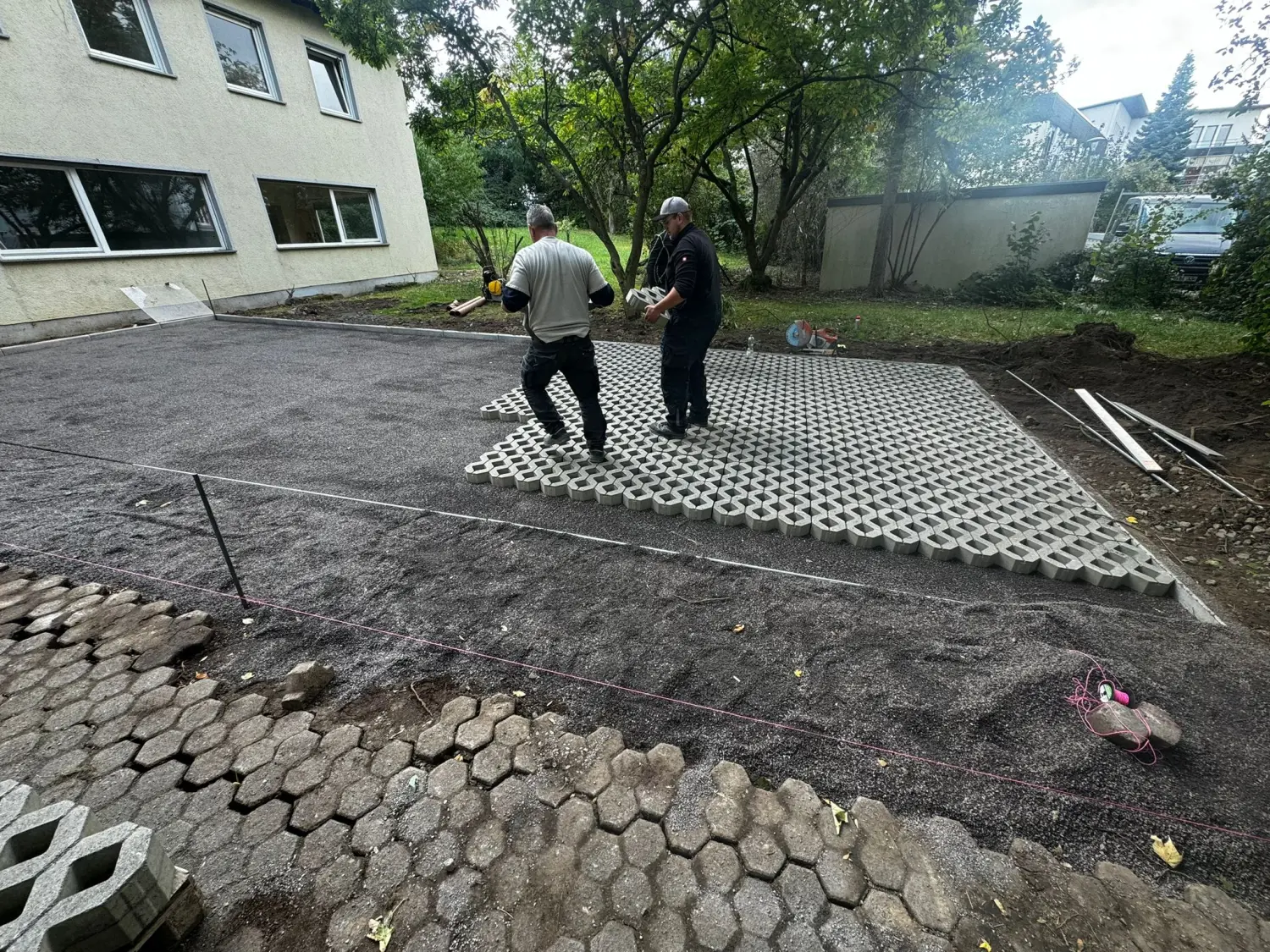 Vorbereitung für Bodenplatten von CMK Erdbau